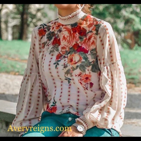 “Talia”Floral blouse - Picture 11 of 16